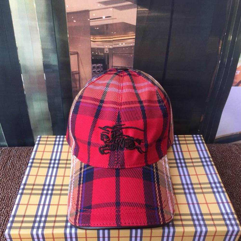 Bv*b*rry Hat